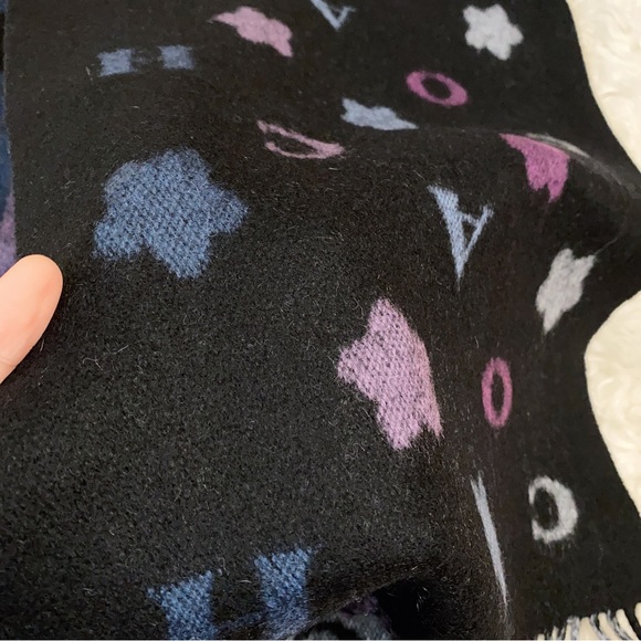 Coach Stars Striped Print wool Muffler/Scarf - Picture 5 of 9